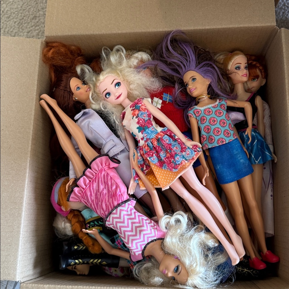 Barbies Bracelets & Dolls - Picture 3 of 8